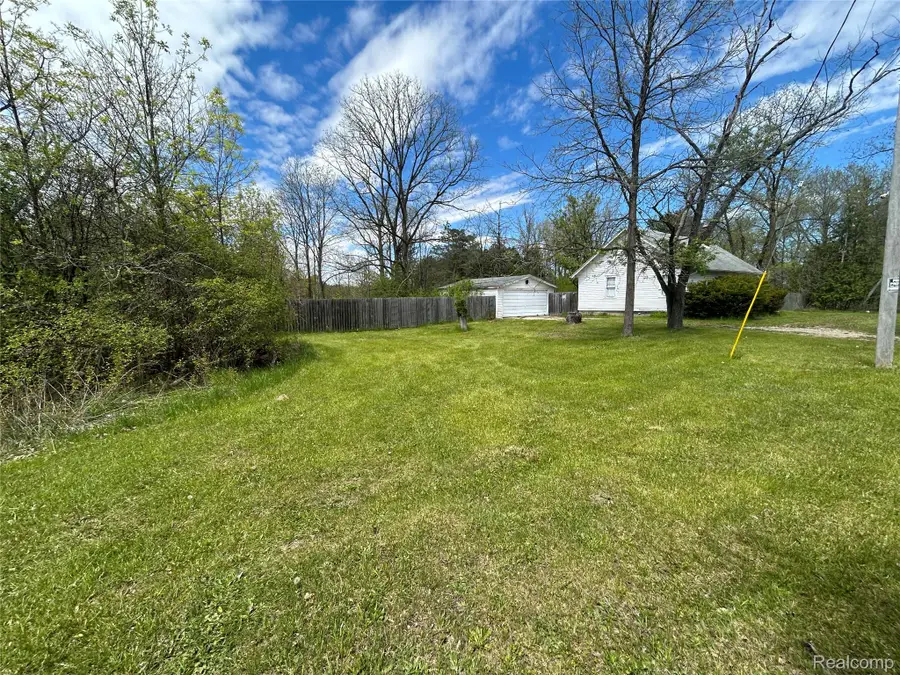 2356 S Dye Road, Flint, MI 48532 - #2