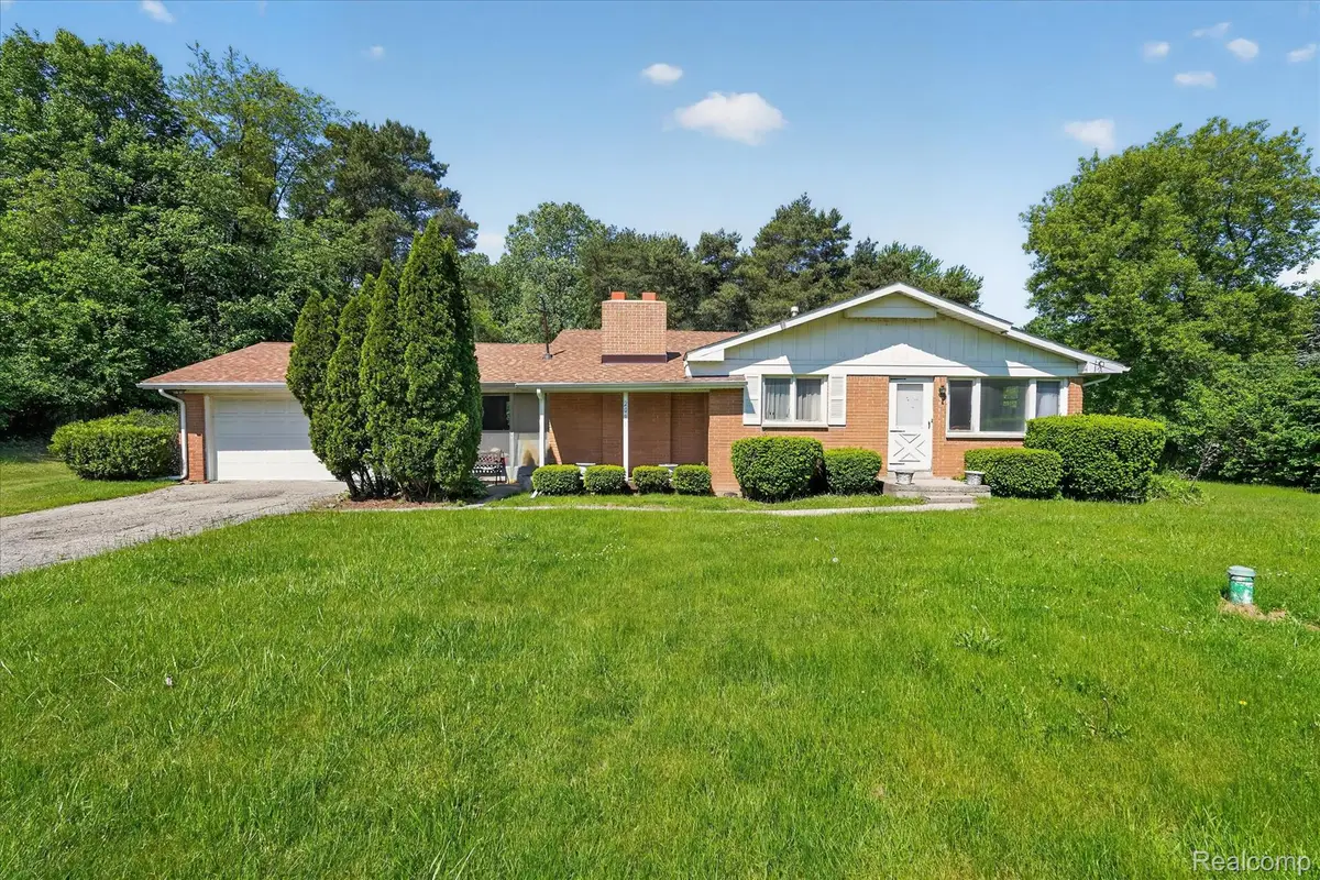 2091 N Irish Road, Davison, MI 48423 - #1