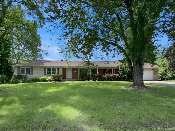 140 Darwin Road, Pinckney, MI 48169