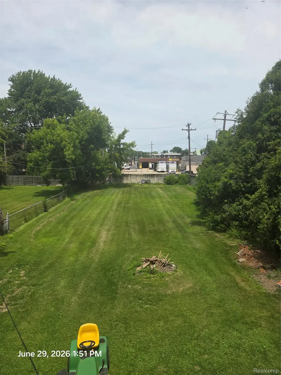 22629 Downing Street, Saint Clair Shores, MI 48080 - #2
