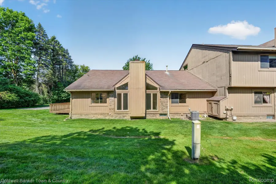 6172 Westbrooke Drive, West Bloomfield, MI 48322 - #3