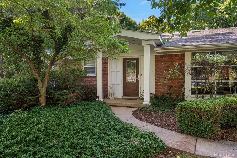 5504 Westwood Lane, Bloomfield Hills, MI 48301 - #2