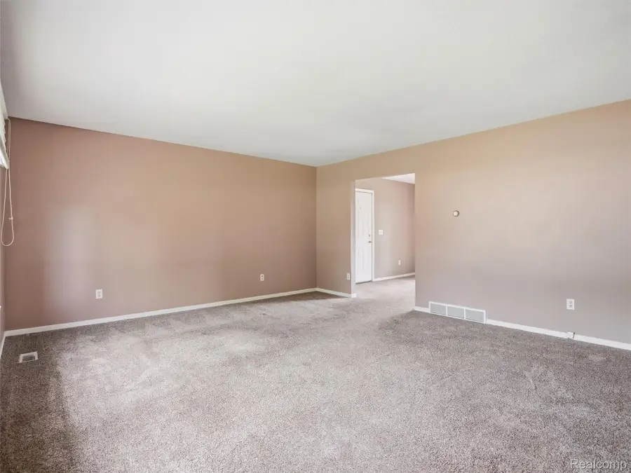 2439 N Long Lake Road, Fenton, MI 48430 - #3