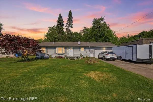 1747 Manse Road, Waterford, MI 48328