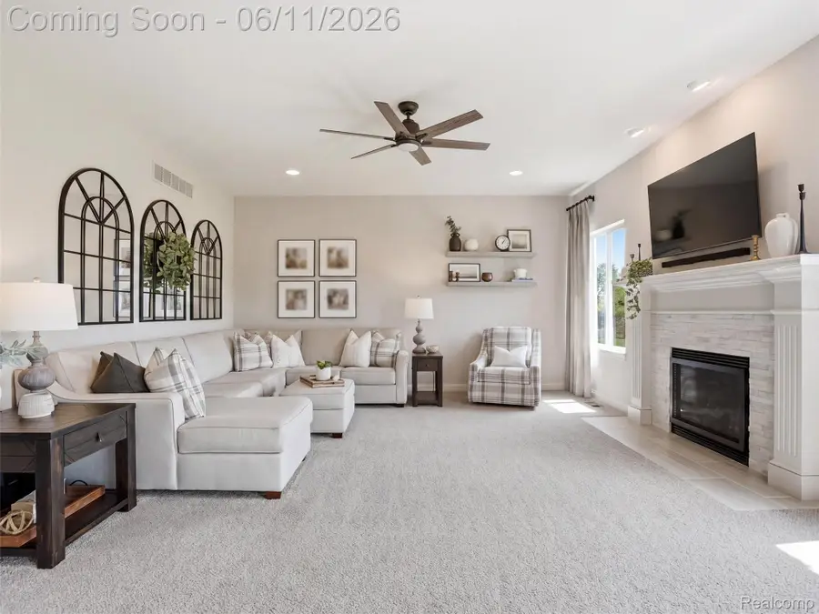 29684 Kevin Drive, New Baltimore, MI 48051 - #2