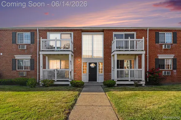 2440 Parmenter Boulevard #204, RoyalOak, MI 48073
