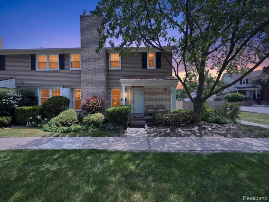 20830 W Glen Haven Circle, Northville, MI 48167 - #2