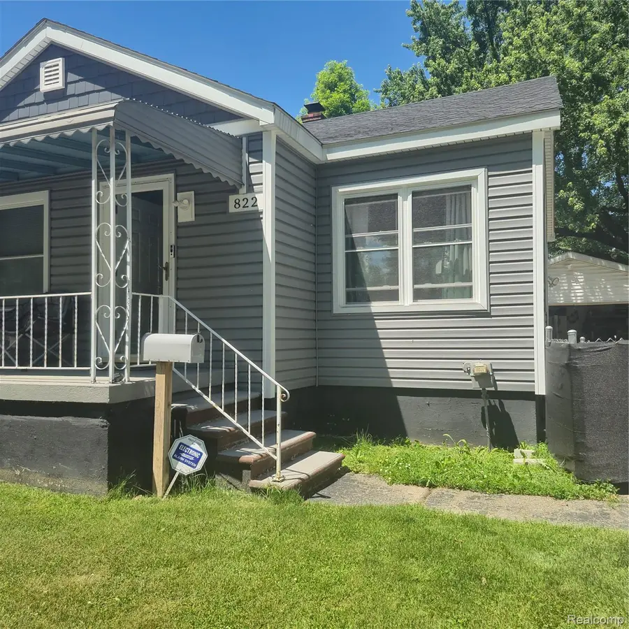 822 Crawford Street, Flint, MI 48507 - #2
