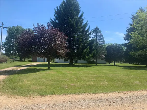3494 Castle Road, NorthBranch, MI 48461