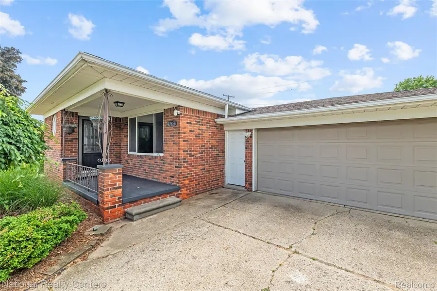 52655 Pappy, Shelby, MI 48316 - #2
