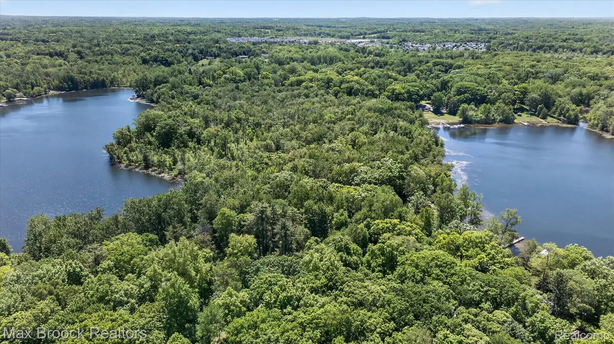 VAC Four Lakes Drive, South Lyon, MI 48178 - #1