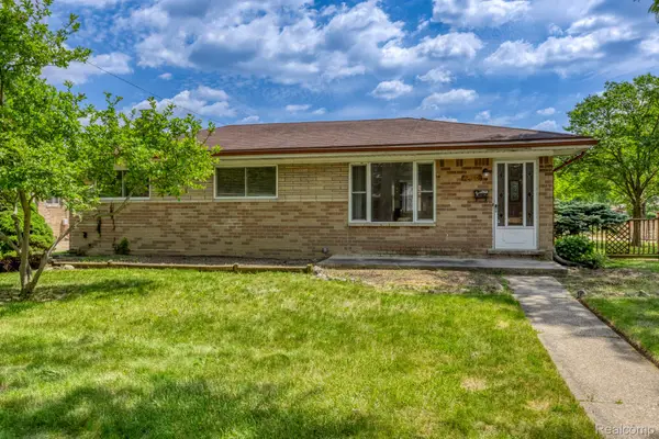 32240 Hawthorne Drive, Warren, MI 48092