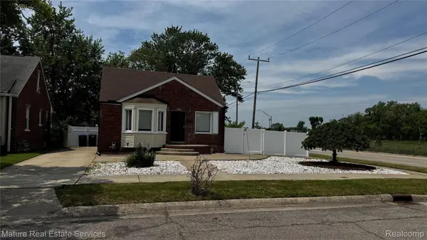 13585 Rockdale Street, Detroit, MI 48223