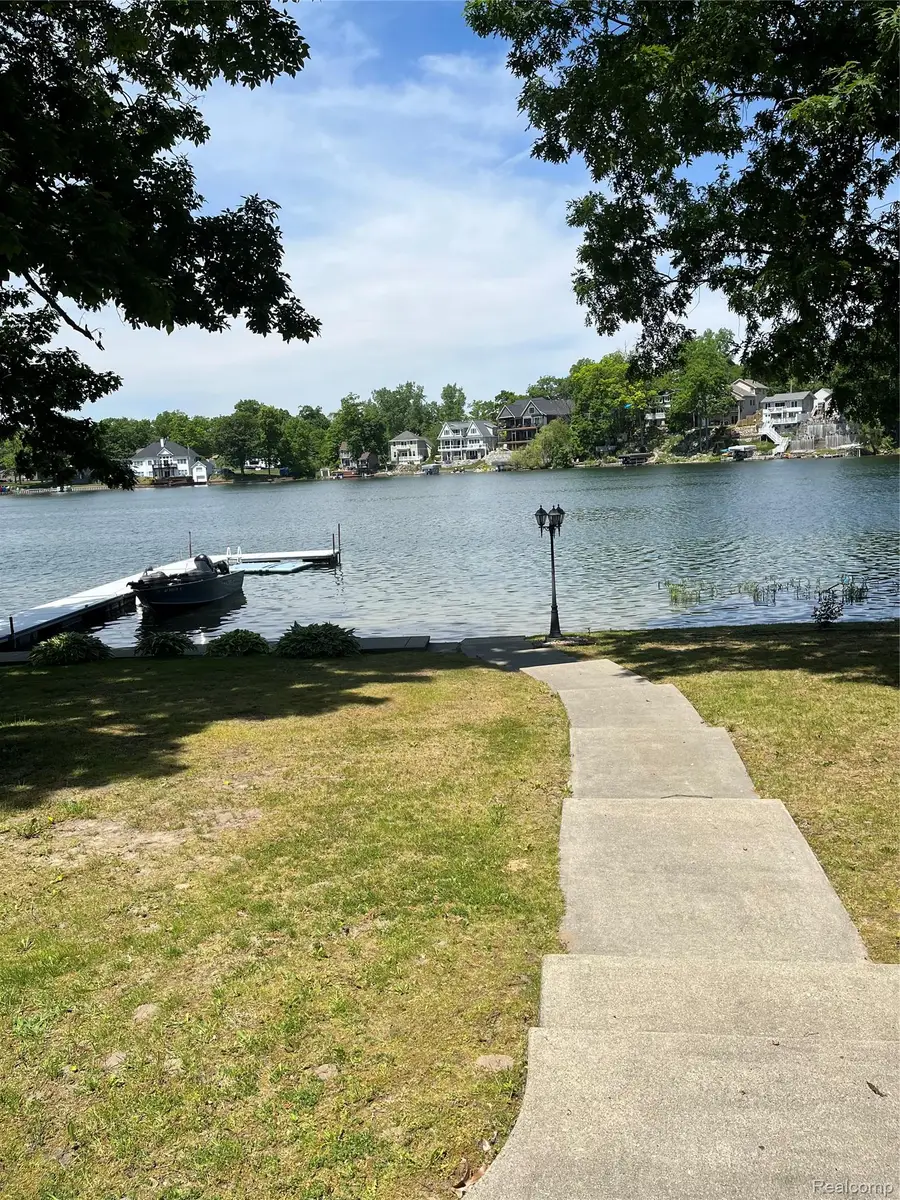 8055 Kovacs Drive, Linden, MI 48451 - #3