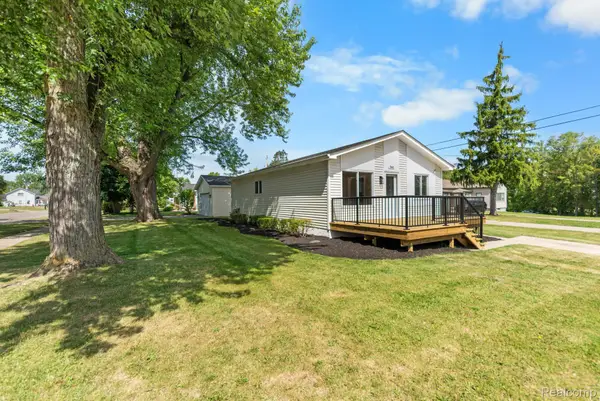 560 Mcmunn Street, SouthLyon, MI 48178