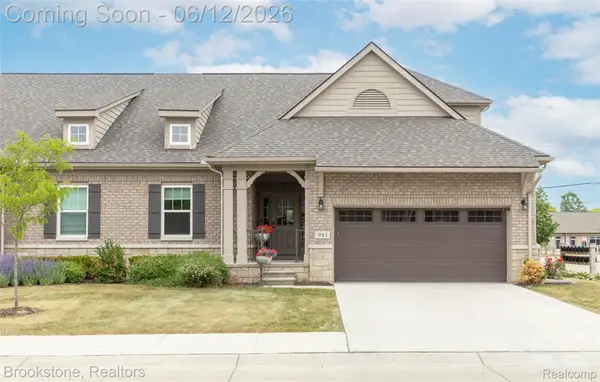 981 Cottage, Troy, MI 48085
