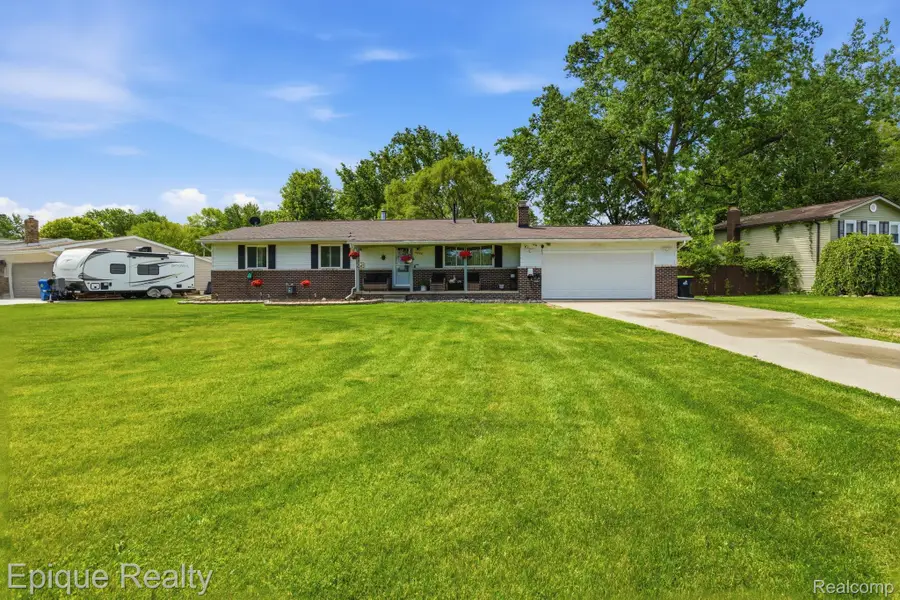 48132 Pheasant Street, Chesterfield, MI 48047 - #2