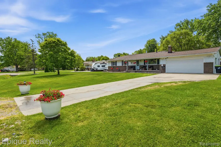 48132 Pheasant Street, Chesterfield, MI 48047 - #3