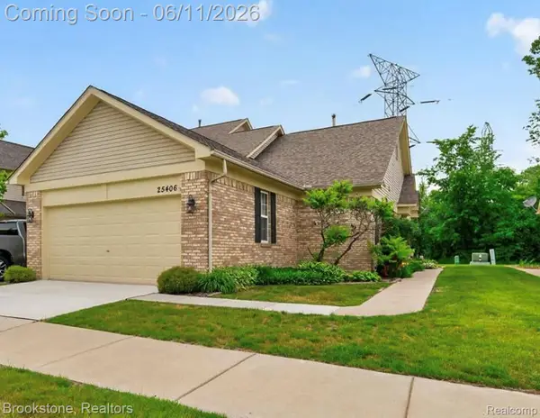 25406 Willowbrook Court, FlatRock, MI 48134