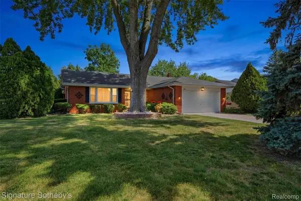 6344 Campus Drive, DearbornHeights, MI 48127