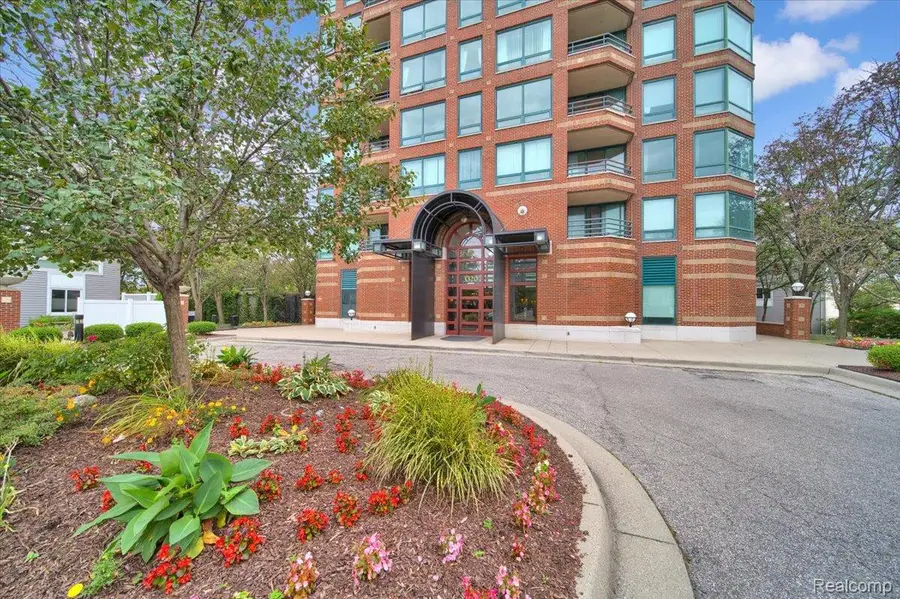 3320 Spinnaker Lane #3A, Detroit, MI 48207 - #2