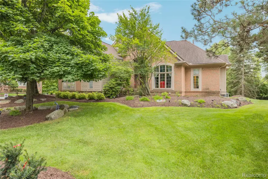 6567 Claremore Court, West Bloomfield, MI 48322 - #2
