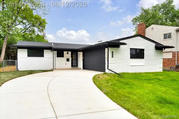 20200 Brookshire Street, Southfield, MI 48076