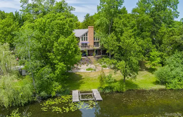 4780 Hillcrest Drive, Clarkston, MI 48346
