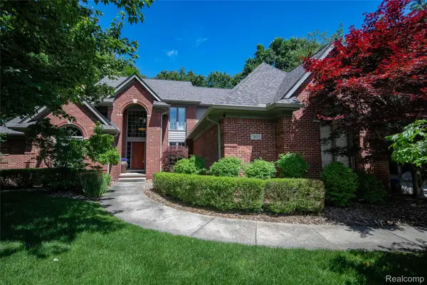 7422 Autumn Hill Drive, WestBloomfield, MI 48323