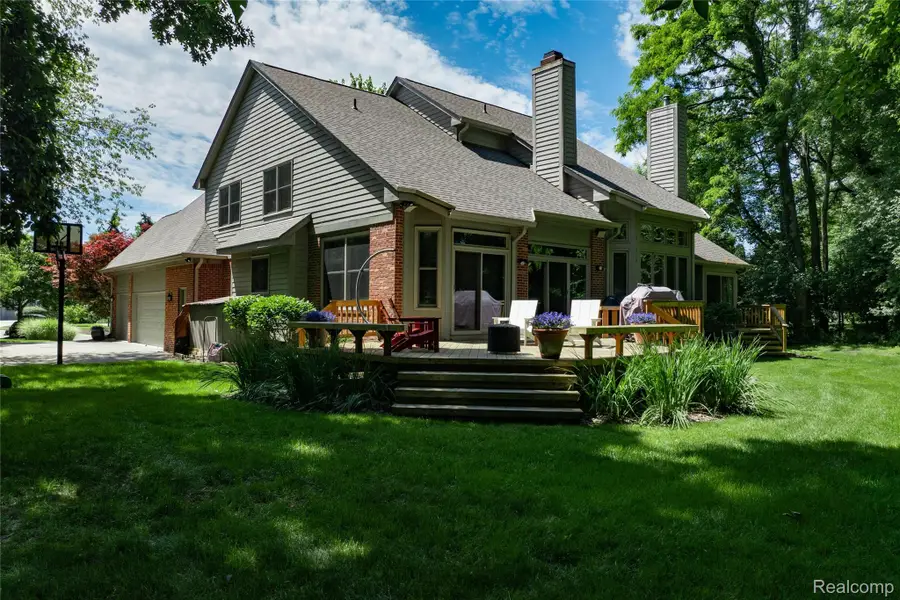 7422 Autumn Hill Drive, West Bloomfield, MI 48323 - #2