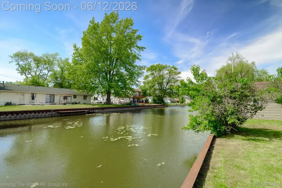 35382 Eldon Drive, Rockwood, MI 48173 - #3