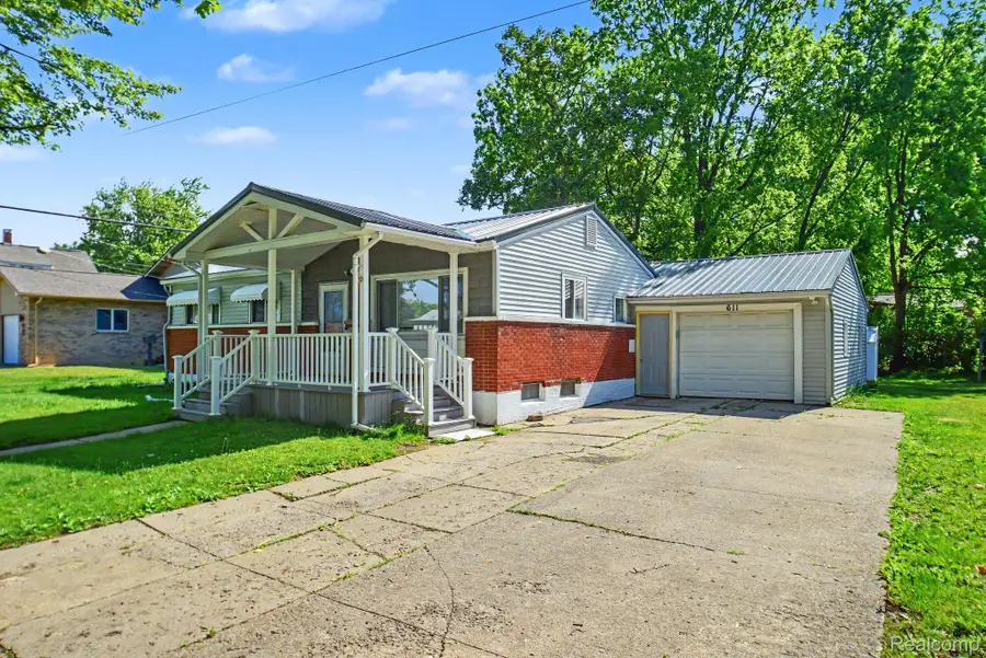 611 S Main Street, Davison, MI 48423 - #3