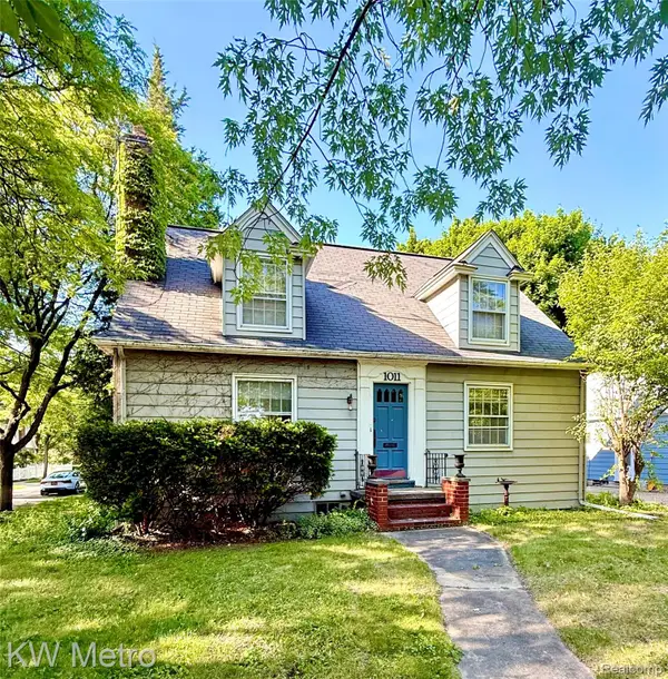 1011 Madison Street, Birmingham, MI 48009