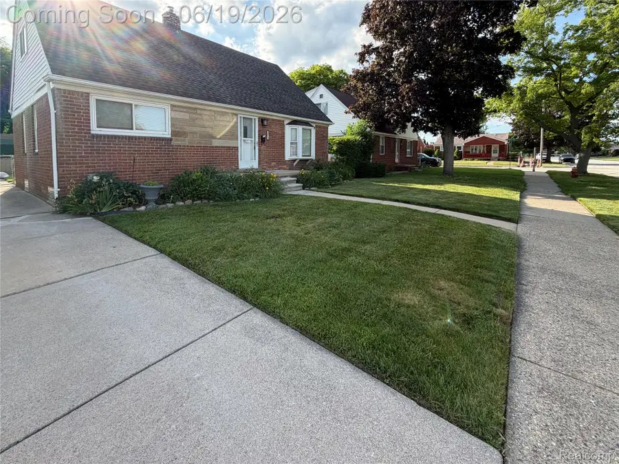 26017 Ronald Street, Roseville, MI 48066 - #2