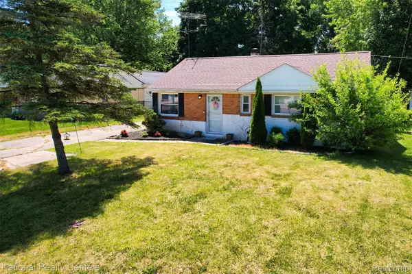 2316 Rollins Street, GrandBlanc, MI 48439
