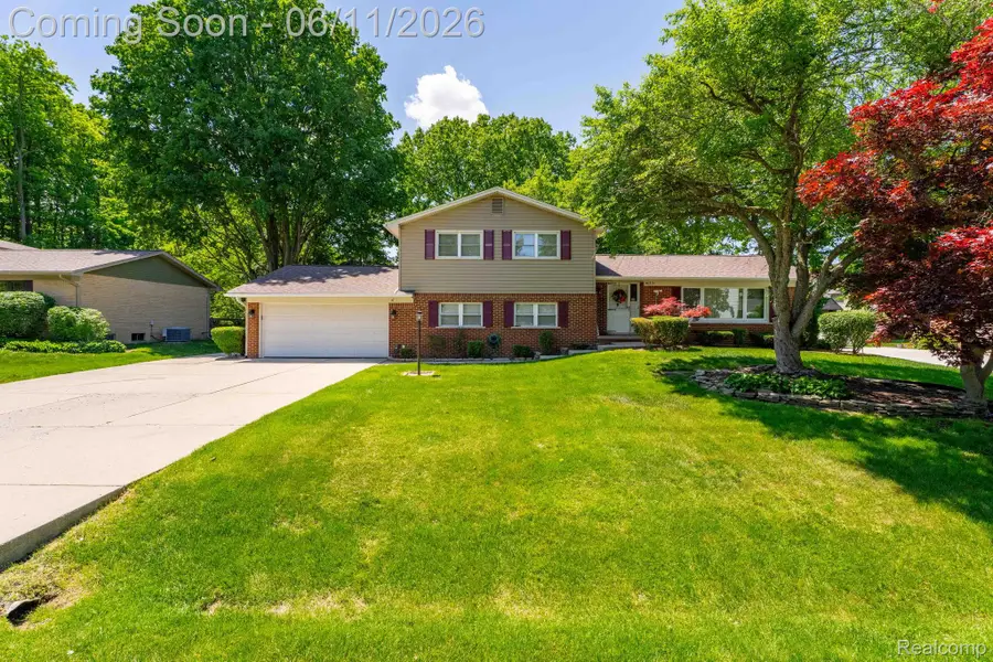 36521 Gloucester Drive, Clinton Township, MI 48035 - #2