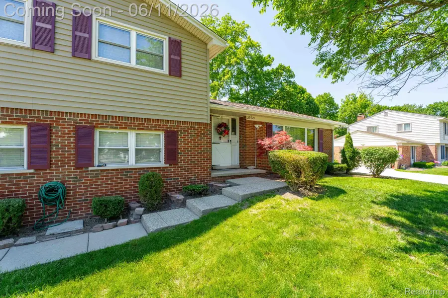 36521 Gloucester Drive, Clinton Township, MI 48035 - #3