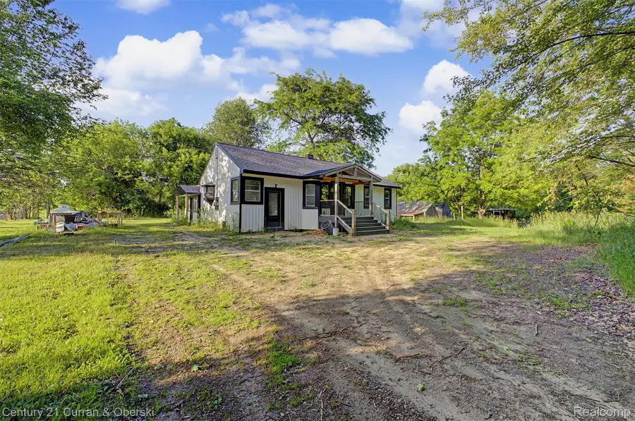 4296 Burgess Road, Pinckney, MI 48169 - #2