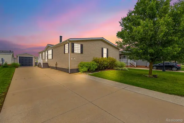 57510 Old Red Ln, Lenox, MI 48048