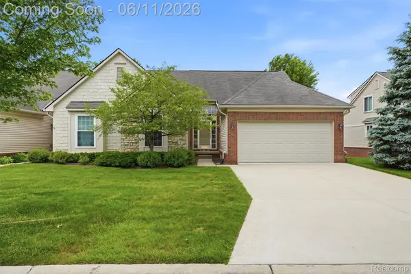 28101 Tremonte Drive #72, NewHudson, MI 48165