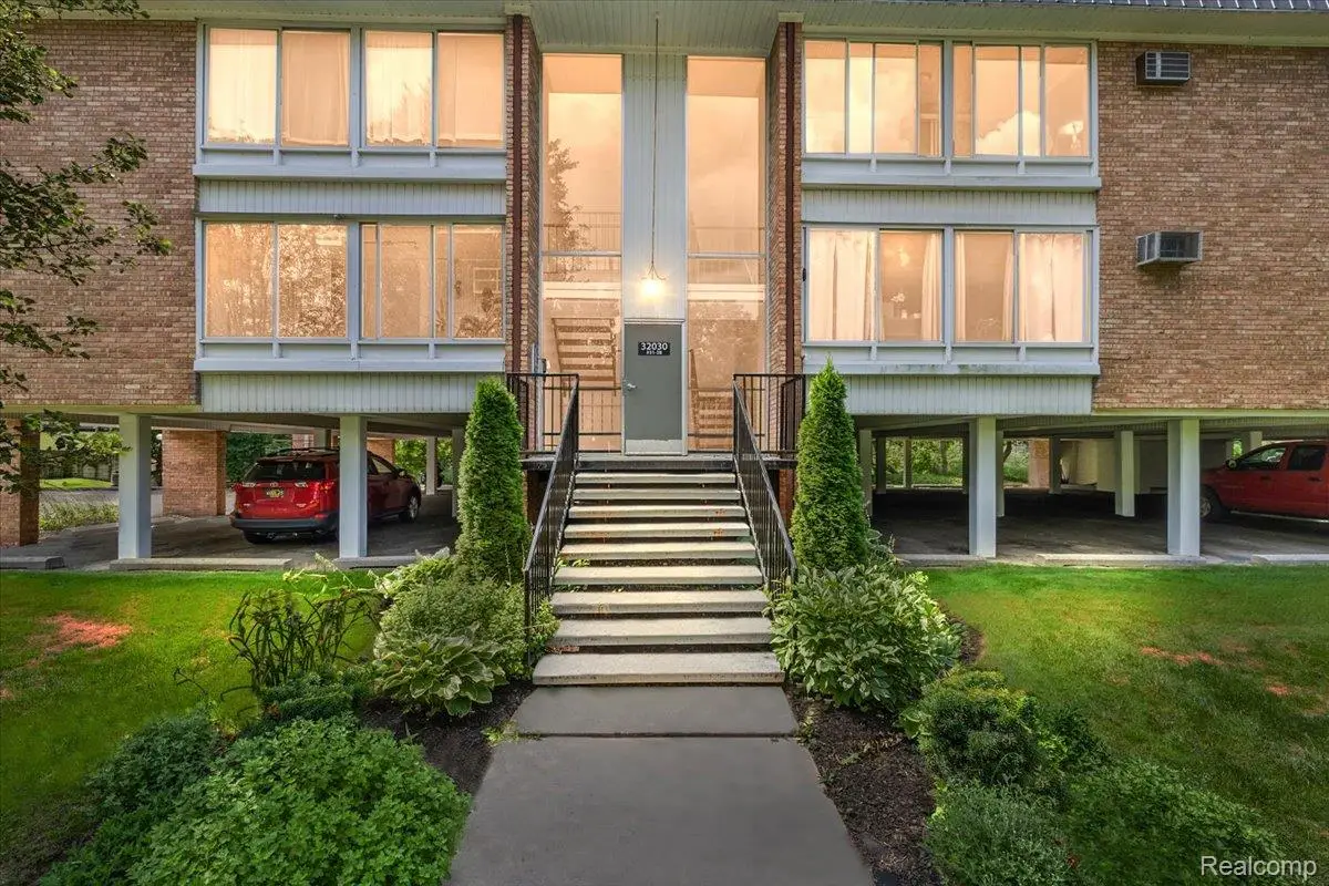 32030 Grand River Avenue #36, Farmington, MI 48336 - #1