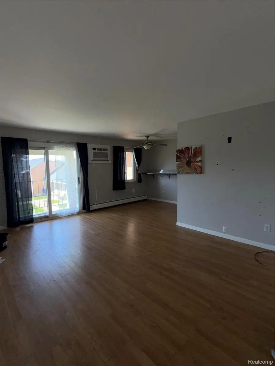 8203 Huntington Street #16, Westland, MI 48185 - #2