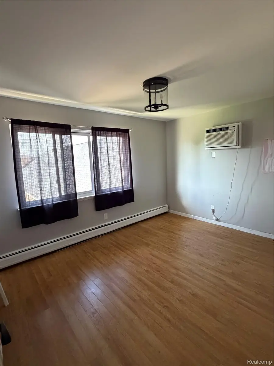 8203 Huntington Street #16, Westland, MI 48185 - #3
