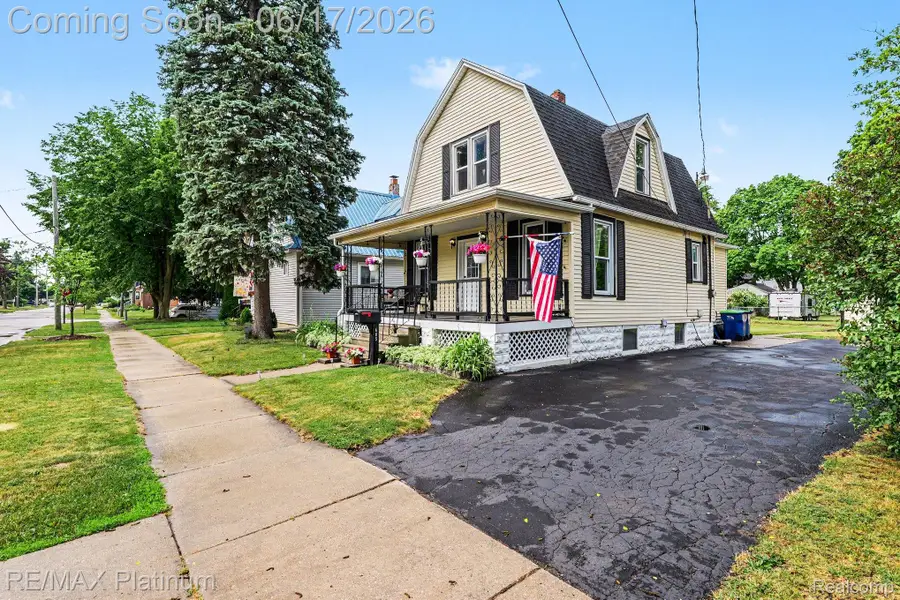 405 N Kiesel Street, Bay City, MI 48706 - #2