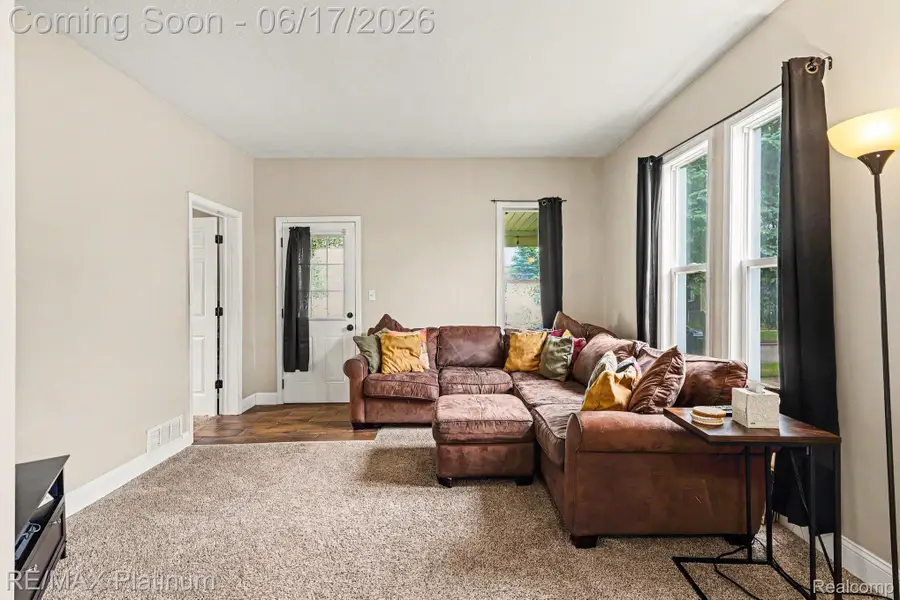 405 N Kiesel Street, Bay City, MI 48706 - #3