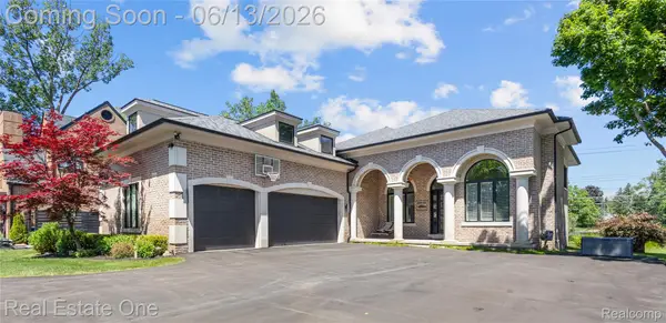 2428 Pine Lake Road, WestBloomfield, MI 48324