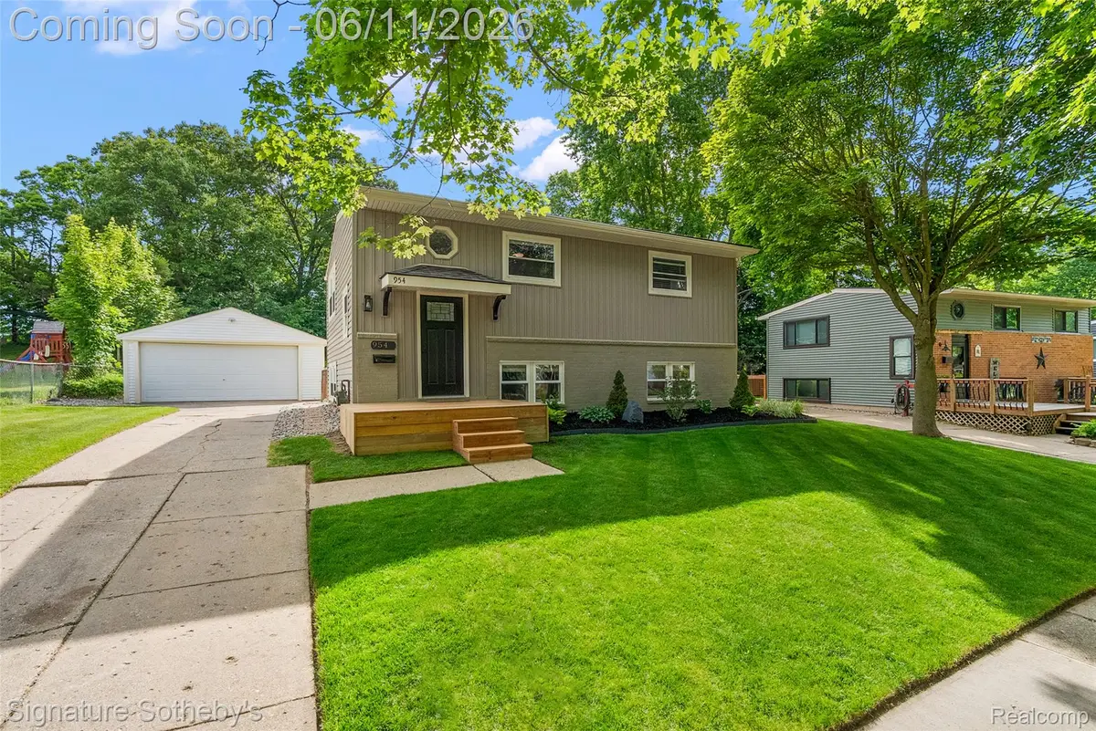 954 Panorama Drive, Milford, MI 48381 - #1