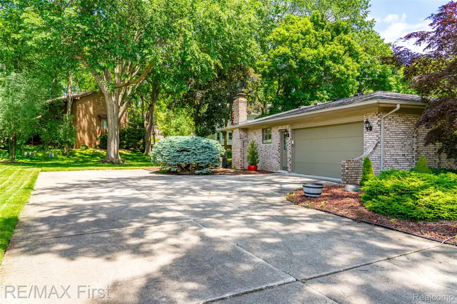 5097 Collington Drive, Troy, MI 48098 - #2