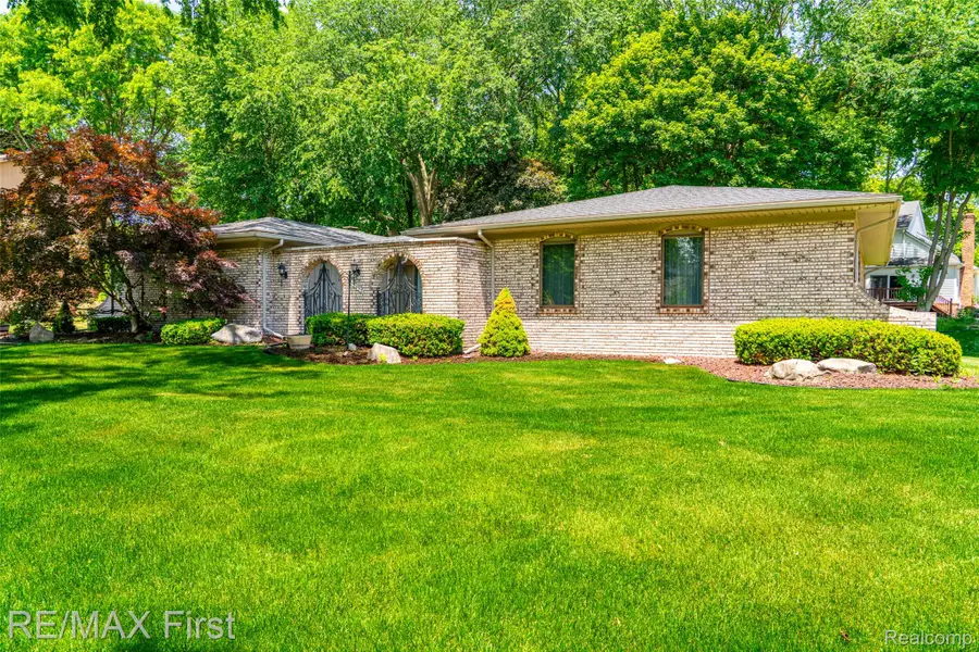 5097 Collington Drive, Troy, MI 48098 - #3