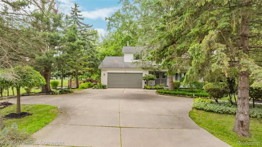 33614 Lakeview Street, Chesterfield, MI 48047 - #2